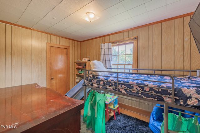 100 Salvage Lane, Johnson City, TN 37604