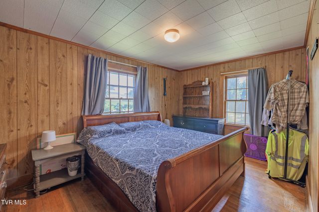 100 Salvage Lane, Johnson City, TN 37604