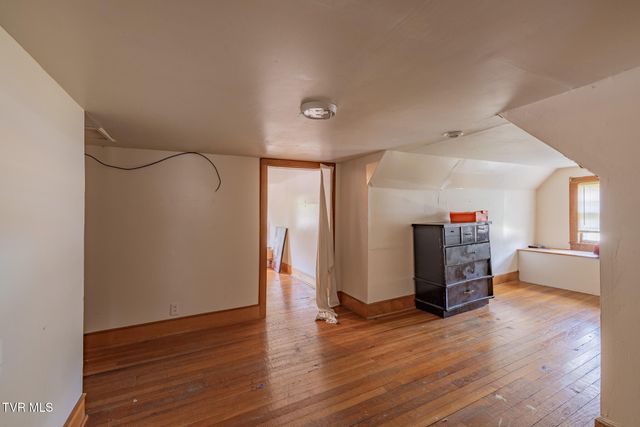 100 Salvage Lane, Johnson City, TN 37604