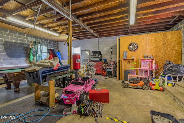 100 Salvage Lane, Johnson City, TN 37604