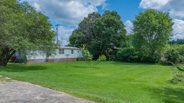 100 Salvage Lane, Johnson City, TN 37604