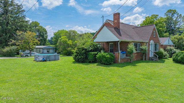 100 Salvage Lane, Johnson City, TN 37604