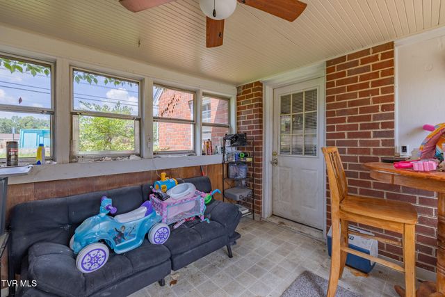 100 Salvage Lane, Johnson City, TN 37604