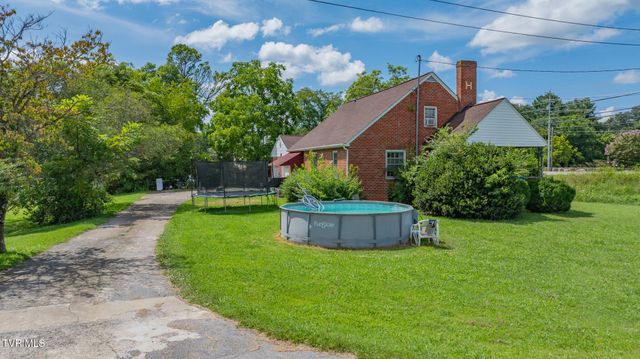 100 Salvage Lane, Johnson City, TN 37604