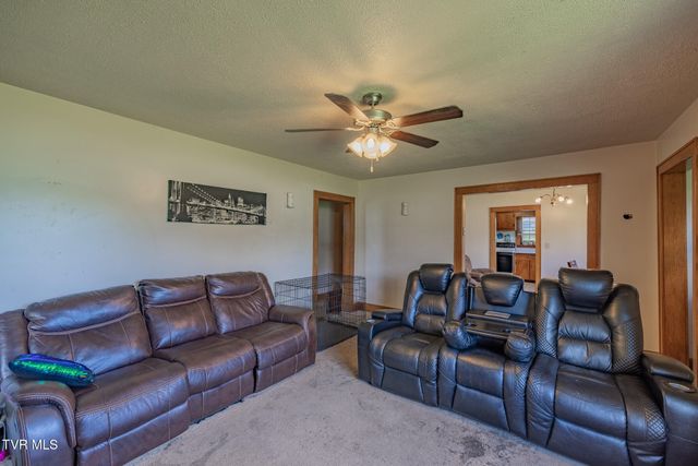 100 Salvage Lane, Johnson City, TN 37604