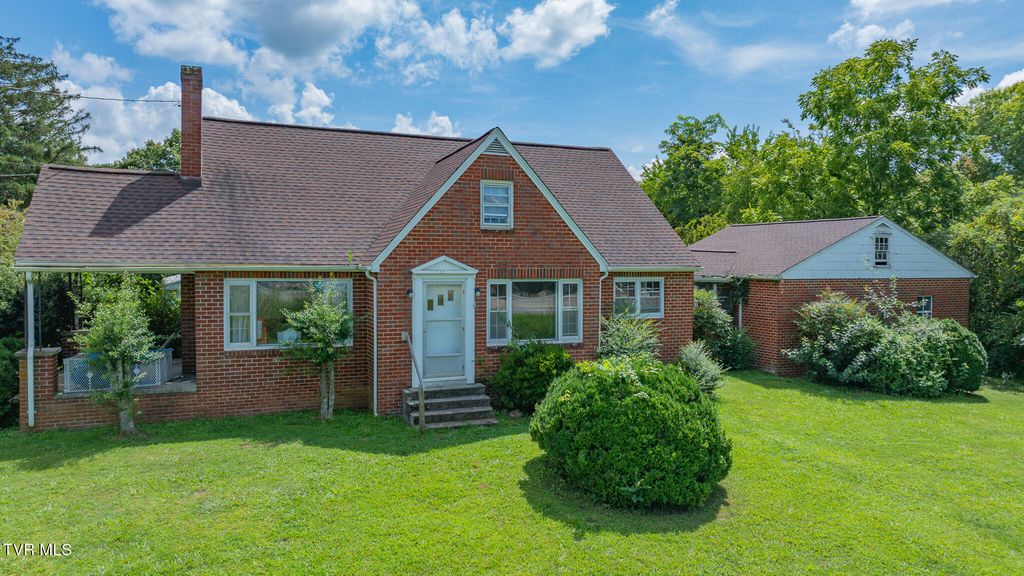 100 Salvage Lane, Johnson City, TN 37604