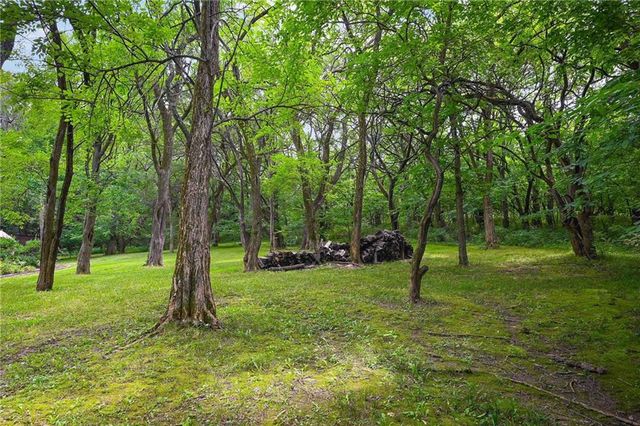 22001 S Hedge Hill Drive, Pleasant Hill, MO 64080