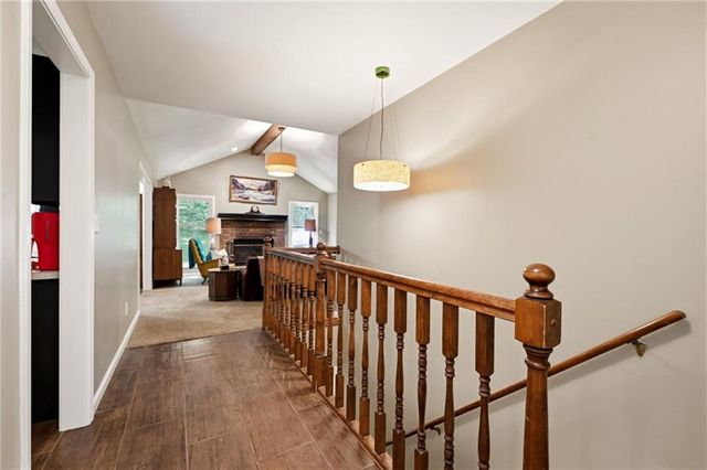 22001 S Hedge Hill Drive, Pleasant Hill, MO 64080