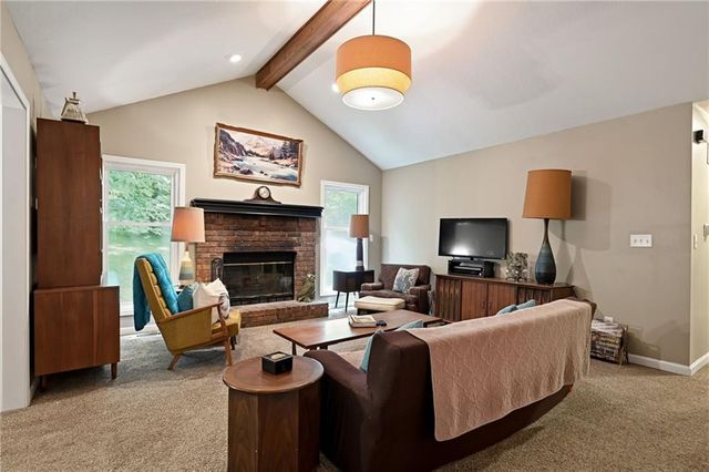 22001 S Hedge Hill Drive, Pleasant Hill, MO 64080