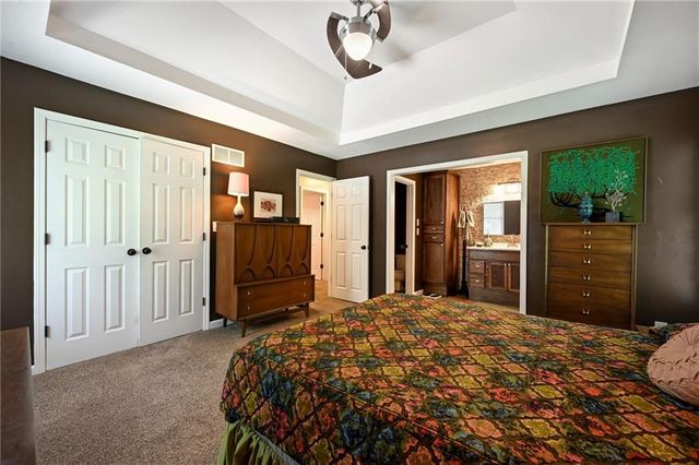 22001 S Hedge Hill Drive, Pleasant Hill, MO 64080