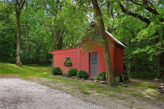 22001 S Hedge Hill Drive, Pleasant Hill, MO 64080