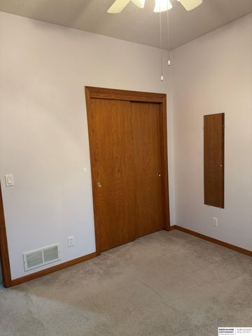 3073 S 35th Avenue, Omaha, NE 68105