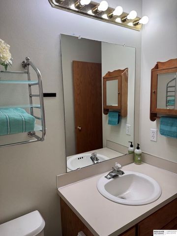 3073 S 35th Avenue, Omaha, NE 68105