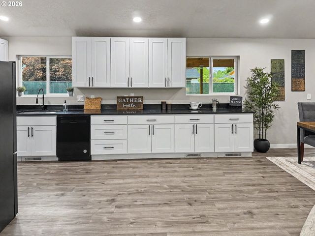 4559 47TH Ave Ne, Salem, OR 97305