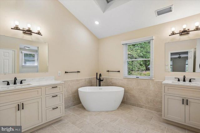 8105 DRY RIDGE, Montgomery Village, MD 20886