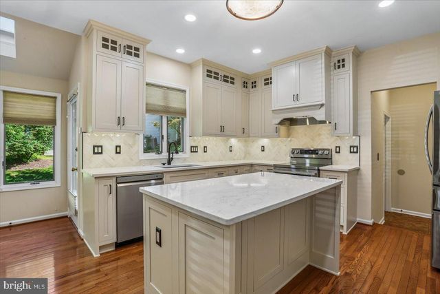 8105 DRY RIDGE, Montgomery Village, MD 20886