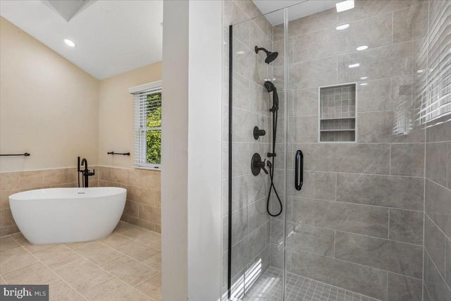 8105 DRY RIDGE, Montgomery Village, MD 20886