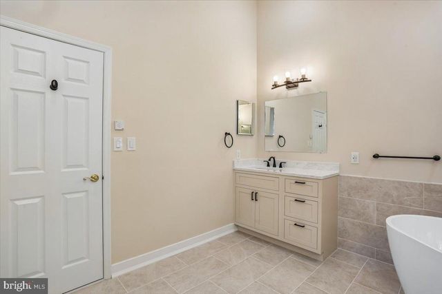 8105 DRY RIDGE, Montgomery Village, MD 20886