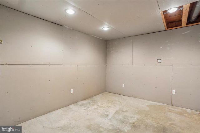8105 DRY RIDGE, Montgomery Village, MD 20886