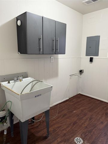 5839 Balfour Avenue, Allen Park, MI 48101