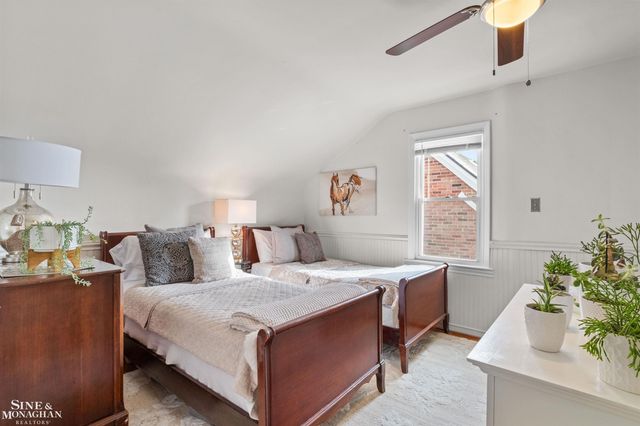 407 Kerby Road, Grosse Pointe Farms, MI 48236