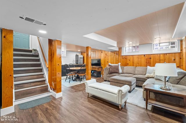 407 Kerby Road, Grosse Pointe Farms, MI 48236