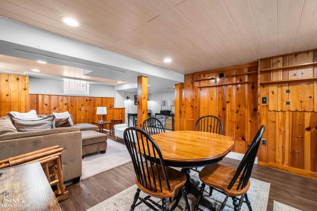 407 Kerby Road, Grosse Pointe Farms, MI 48236