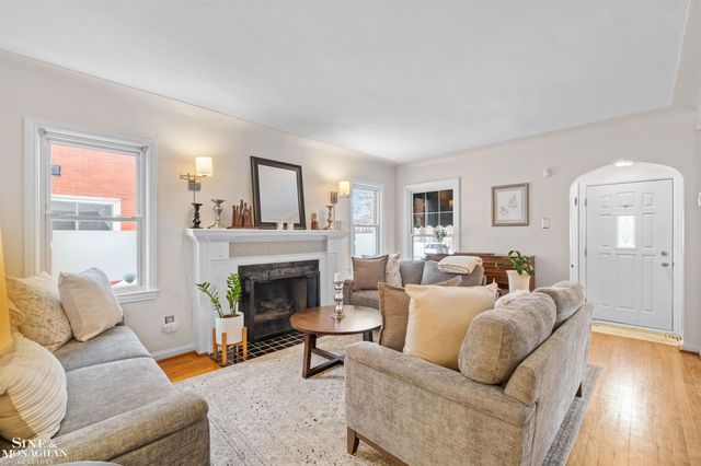 407 Kerby Road, Grosse Pointe Farms, MI 48236