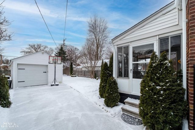 407 Kerby Road, Grosse Pointe Farms, MI 48236