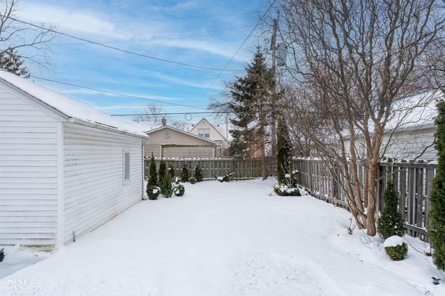 407 Kerby Road, Grosse Pointe Farms, MI 48236