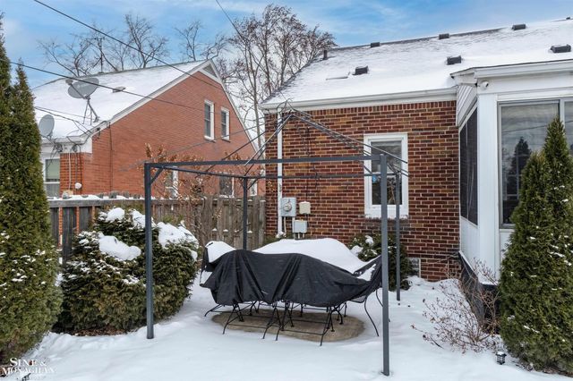 407 Kerby Road, Grosse Pointe Farms, MI 48236