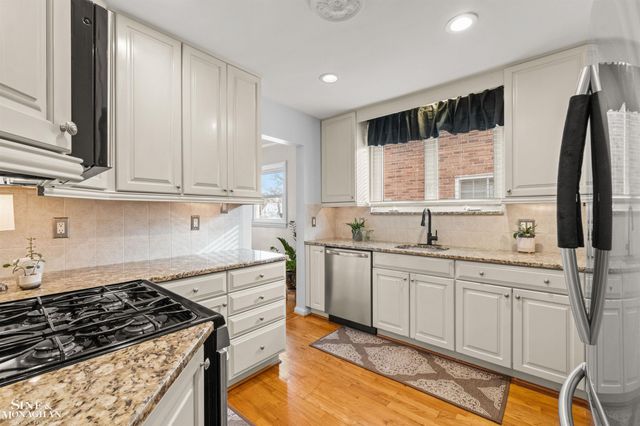 407 Kerby Road, Grosse Pointe Farms, MI 48236