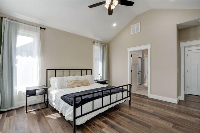 4858 S Aaron Avenue, Springfield, MO 65810