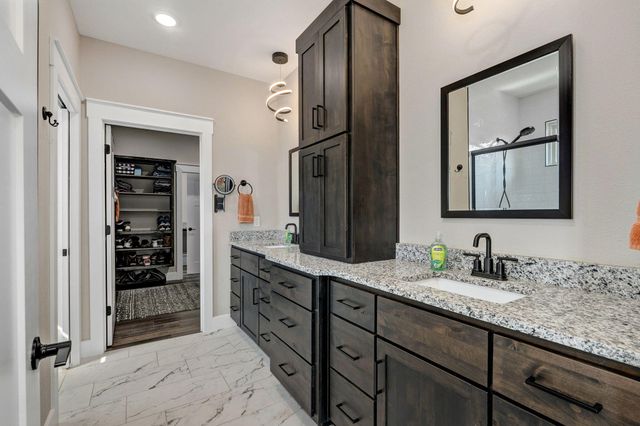 4858 S Aaron Avenue, Springfield, MO 65810