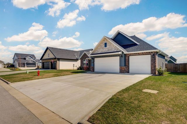 4858 S Aaron Avenue, Springfield, MO 65810