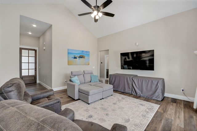 4858 S Aaron Avenue, Springfield, MO 65810