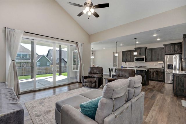 4858 S Aaron Avenue, Springfield, MO 65810