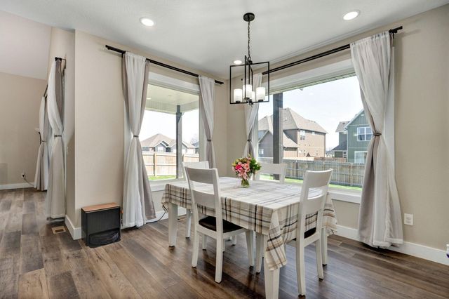 4858 S Aaron Avenue, Springfield, MO 65810