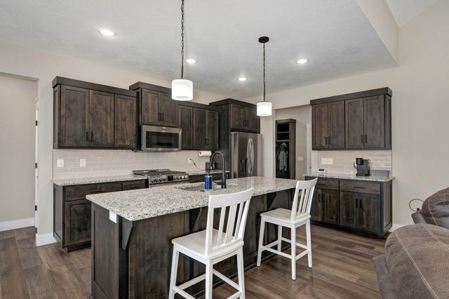 4858 S Aaron Avenue, Springfield, MO 65810