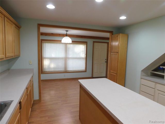 5284 Scotch Settlement Road, Almont, MI 48003