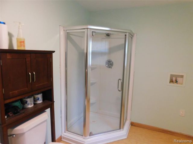 5284 Scotch Settlement Road, Almont, MI 48003