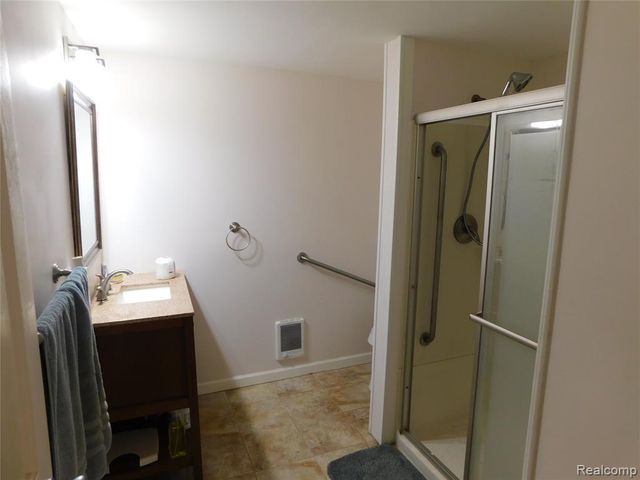 5284 Scotch Settlement Road, Almont, MI 48003