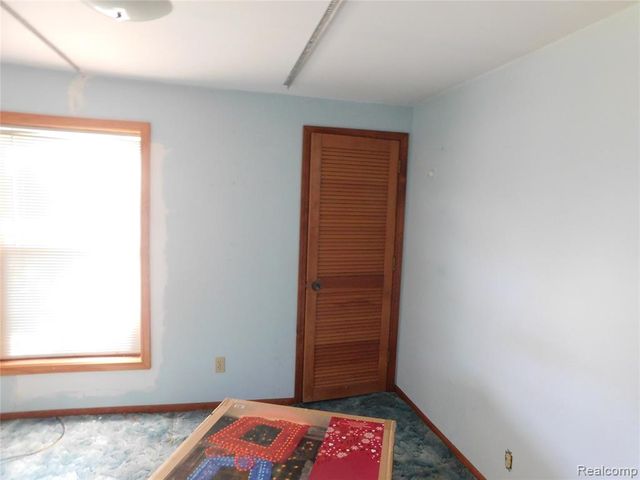 5284 Scotch Settlement Road, Almont, MI 48003