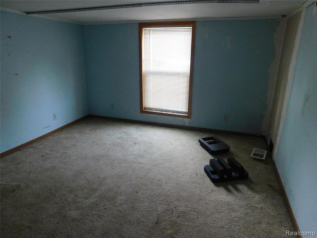 5284 Scotch Settlement Road, Almont, MI 48003