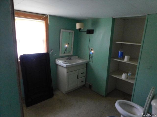 5284 Scotch Settlement Road, Almont, MI 48003