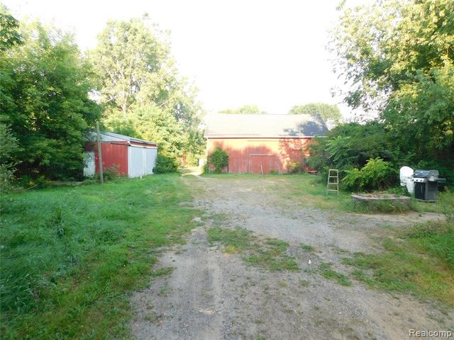 5284 Scotch Settlement Road, Almont, MI 48003