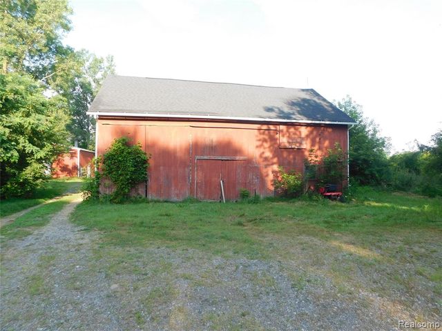 5284 Scotch Settlement Road, Almont, MI 48003