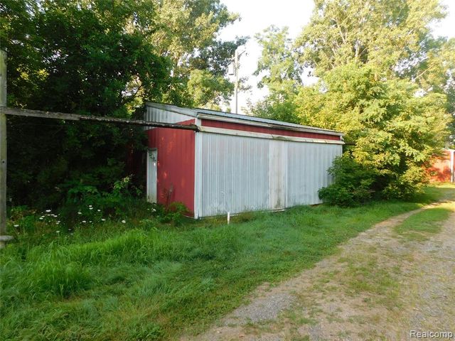 5284 Scotch Settlement Road, Almont, MI 48003