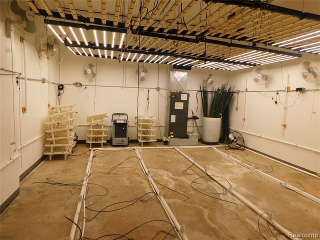 5284 Scotch Settlement Road, Almont, MI 48003