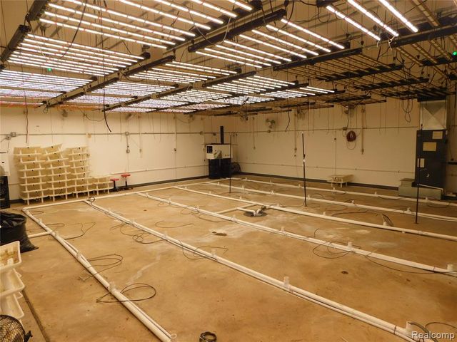 5284 Scotch Settlement Road, Almont, MI 48003